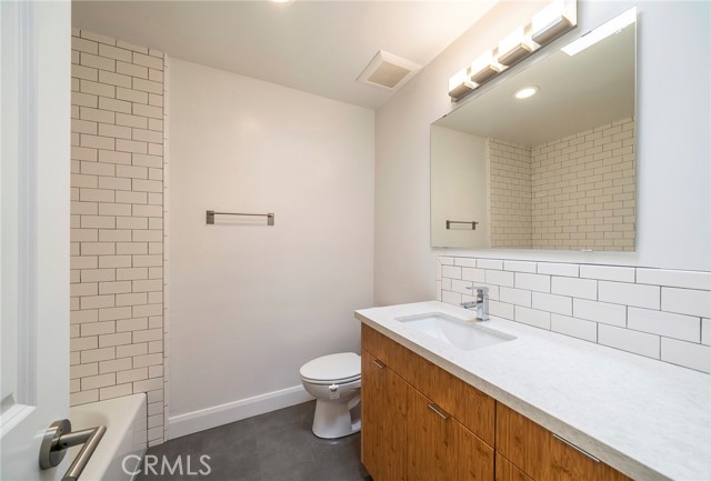 Detail Gallery Image 15 of 39 For 1601 Veteran Ave #301,  Los Angeles,  CA 90024 - 2 Beds | 2 Baths