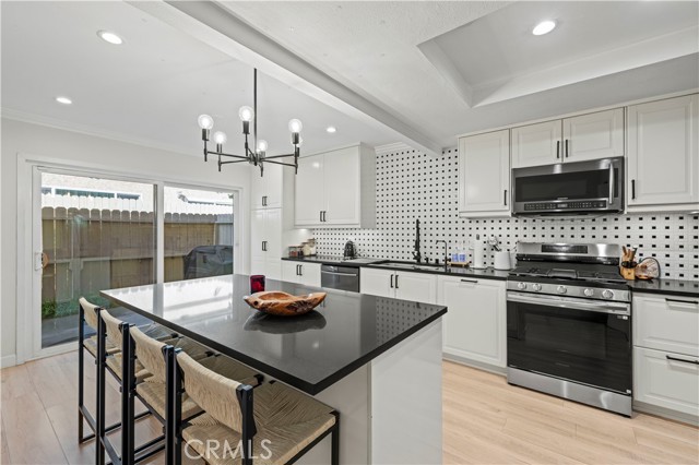 Detail Gallery Image 5 of 54 For 8601 Sunland #37,  Sun Valley,  CA 91352 - 3 Beds | 1/1 Baths