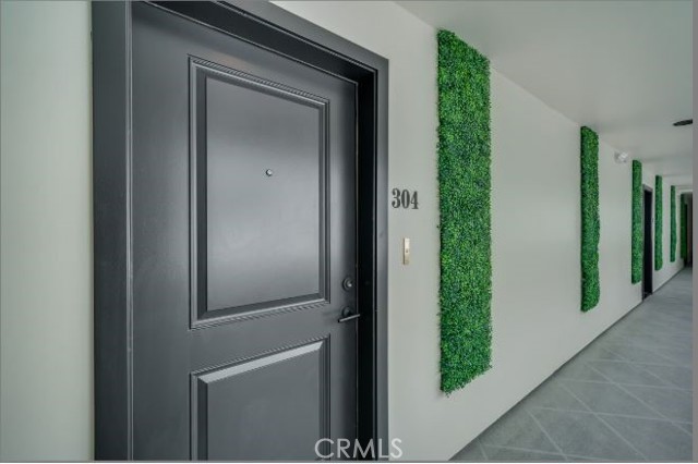 7018 Alabama Avenue, Canoga Park CA: https://media.crmls.org/medias/9d82d38e-6bbc-4162-aaa8-02199754061f.jpg
