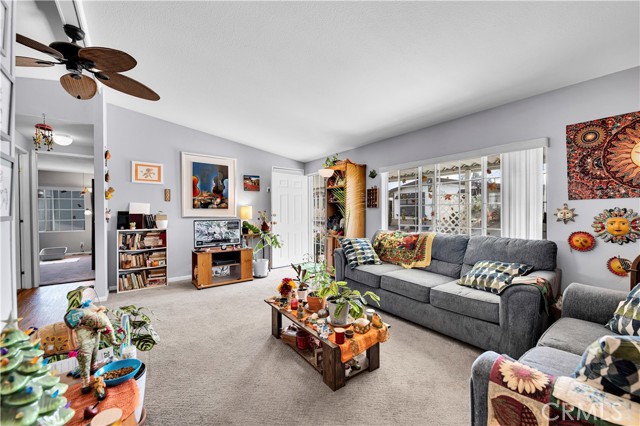 24600 Mountain, Hemet CA: https://media.crmls.org/medias/9d83af7b-0a55-4771-8262-d6d4a09716f0.jpg