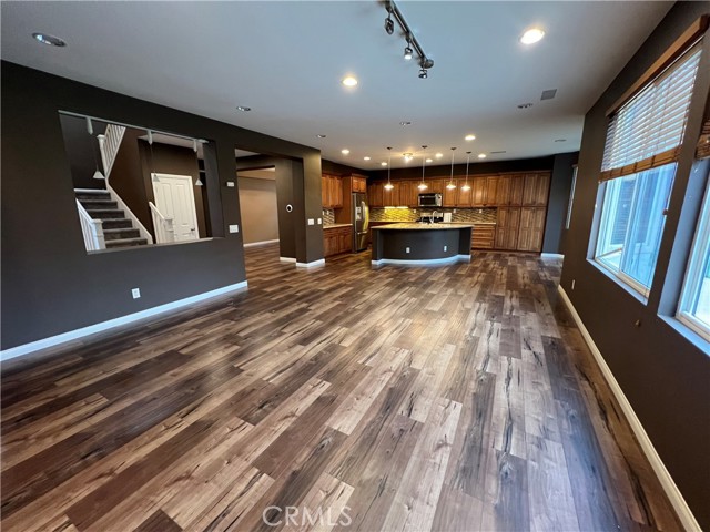 Detail Gallery Image 12 of 40 For 32368 Whispering Willow Dr, Lake Elsinore,  CA 92532 - 4 Beds | 3 Baths
