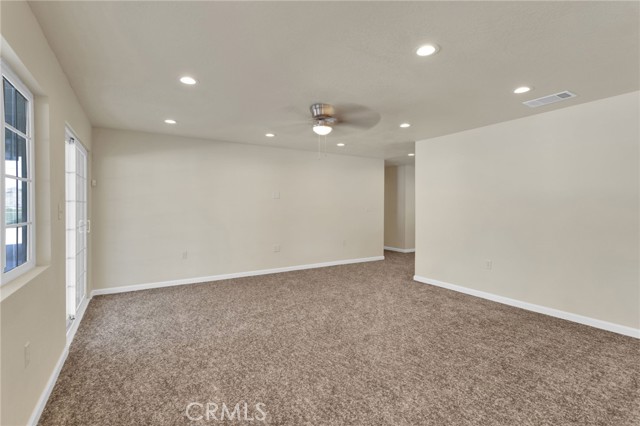 Detail Gallery Image 12 of 68 For 10298 Custer Ave, Lucerne Valley,  CA 92356 - 5 Beds | 2/1 Baths