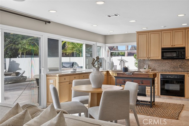 Detail Gallery Image 31 of 53 For 969 Azalea Dr, Costa Mesa,  CA 92626 - 5 Beds | 3 Baths