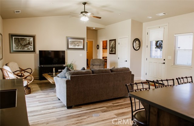 Detail Gallery Image 11 of 44 For 12866 Gardenia Avenue, Red Bluff,  CA 96080 - 3 Beds | 2 Baths