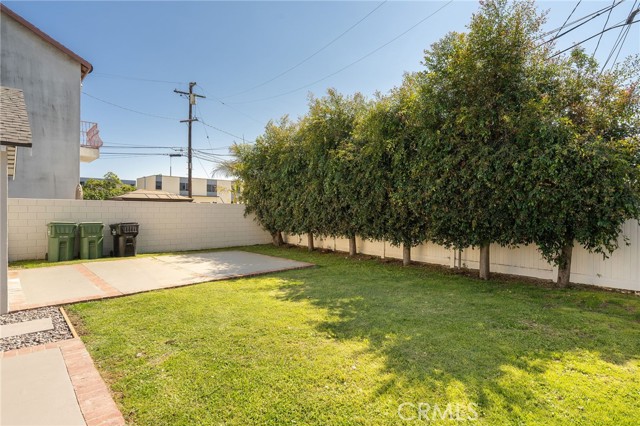 433 N Osage Avenue, Inglewood CA: https://media.crmls.org/medias/9d8560ed-0b5c-4c4e-b3fb-99e01cc4178e.jpg