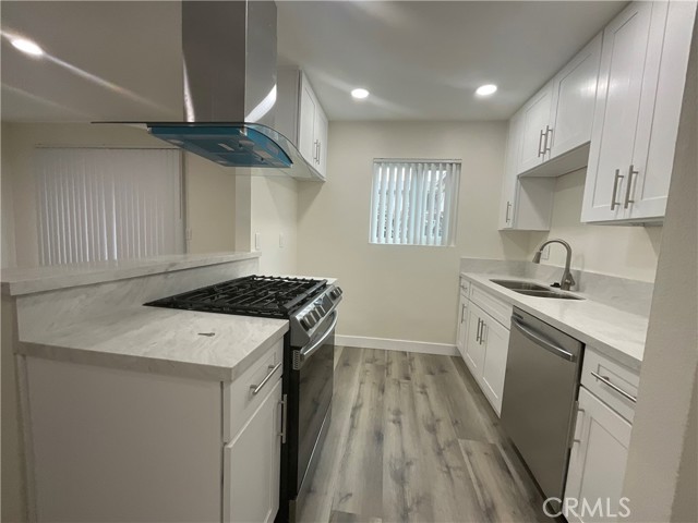 Detail Gallery Image 8 of 20 For 16862 Green Ln #2,  Huntington Beach,  CA 92649 - 1 Beds | 1 Baths