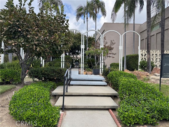 Detail Gallery Image 3 of 28 For 577 Fairview Ave., Arcadia,  CA 91007 - 2 Beds | 2 Baths