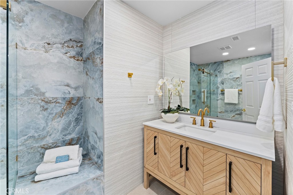 9d85d75c E17b 4eb7 8c95 Cd80f2fe44cd