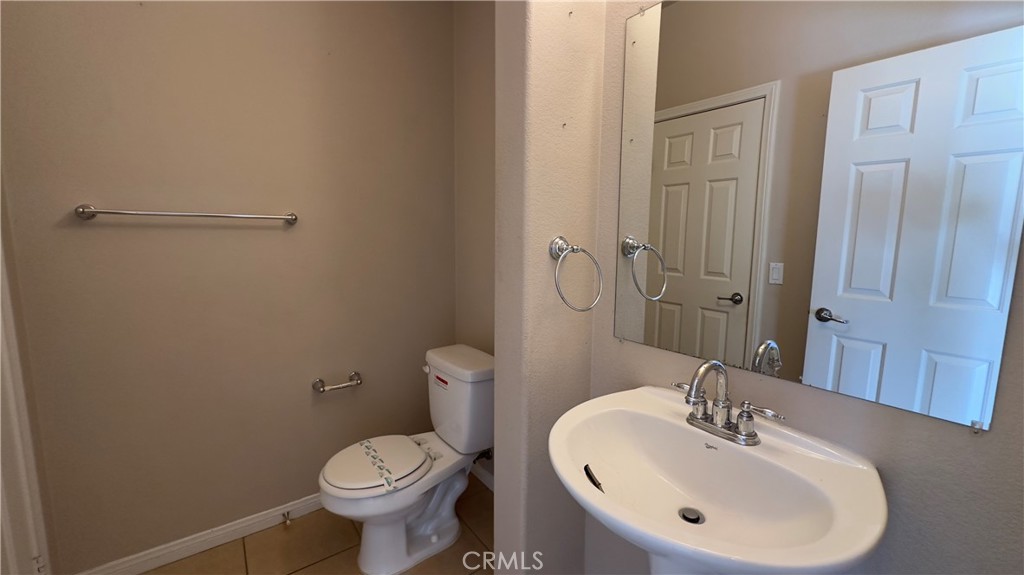 https://media.crmls.org/medias/9d866061-3cd1-4df0-aa4b-f61555900a78.jpg?preset=X-Large