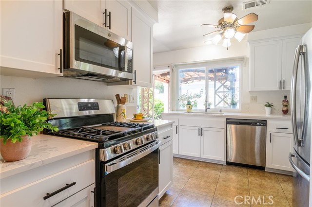 Detail Gallery Image 16 of 53 For 11473 Miscou Way, Cypress,  CA 90630 - 3 Beds | 2/1 Baths
