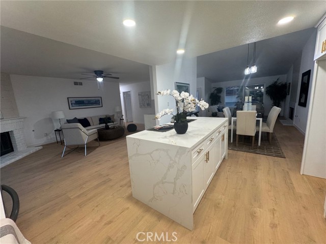 Detail Gallery Image 5 of 21 For 20559 Lisa Gail Dr, Saugus,  CA 91350 - 4 Beds | 2 Baths