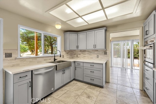 8082 Grand Avenue, Yucca Valley CA: https://media.crmls.org/medias/9d891ddb-6bbe-4e1e-80e5-c76c152425d0.jpg