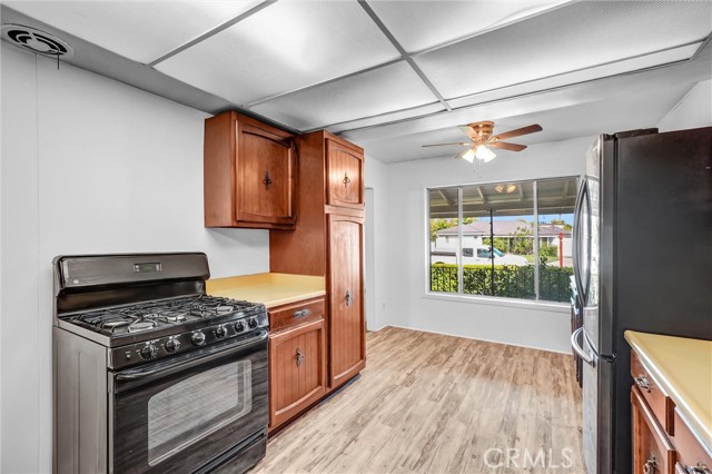 Detail Gallery Image 8 of 21 For 6361 Los Robles, Buena Park,  CA 90621 - 3 Beds | 2 Baths