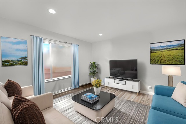 Image 4 of 23 For 1558 Camelot Drive