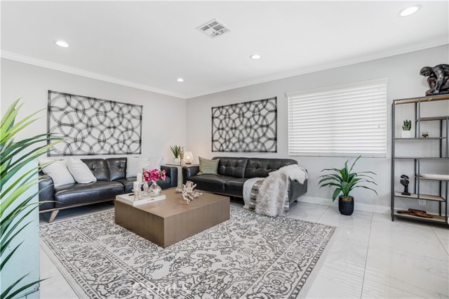 Detail Gallery Image 3 of 52 For 1440 Holbrook St, Eagle Rock,  CA 90041 - 3 Beds | 3/1 Baths