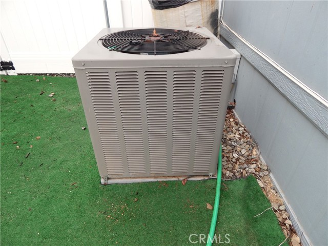 2200 W WILSON, Banning CA: https://media.crmls.org/medias/9d8a0931-d129-45a5-8249-21a15e45f6b4.jpg