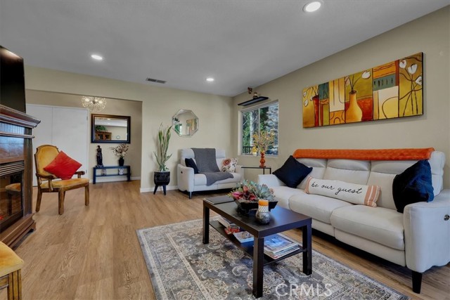 33230 Hollister, Lake Elsinore CA: https://media.crmls.org/medias/9d8a8246-76fd-47d7-a712-7bc00c2f08f6.jpg