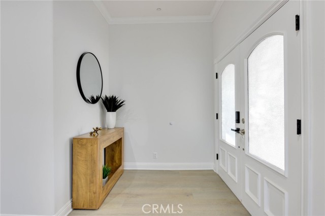 22237 Buena Ventura Street, Woodland Hills CA: https://media.crmls.org/medias/9d8ac7da-f8ed-4773-b463-3318da9f3eb1.jpg