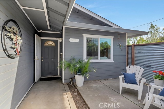 Detail Gallery Image 2 of 30 For 951 Cleveland Ave, Chico,  CA 95928 - 3 Beds | 2 Baths