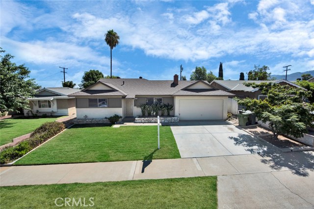 955 Aquamarine Ln, Corona, CA 92882