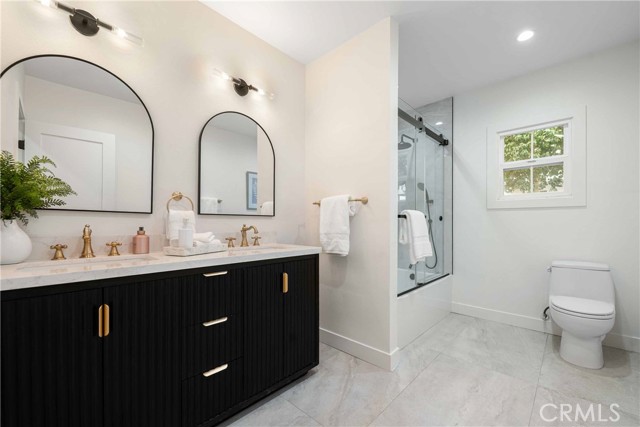 Detail Gallery Image 15 of 19 For 11333 Montana Ave, Los Angeles,  CA 90049 - 3 Beds | 2 Baths