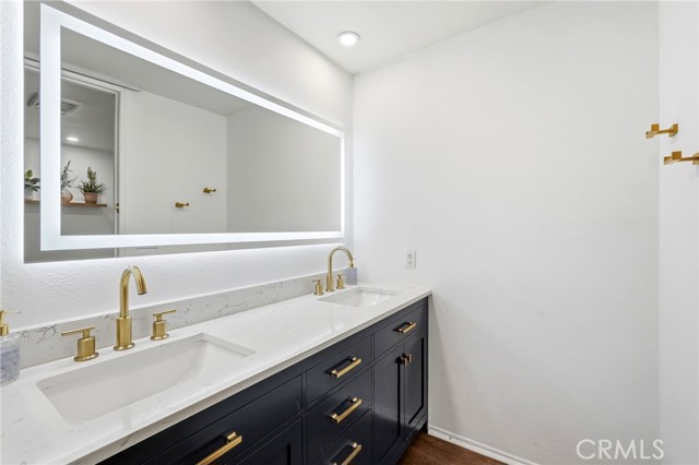 Detail Gallery Image 34 of 54 For 17711 Margate St #103,  Encino,  CA 91316 - 2 Beds | 1/1 Baths