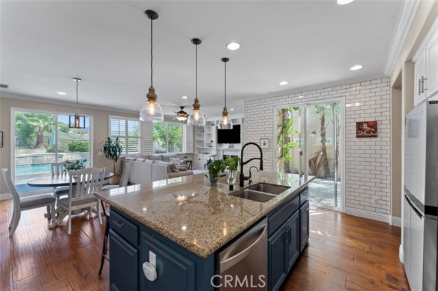 Detail Gallery Image 23 of 63 For 15520 Megan Dr, Canyon Country,  CA 91387 - 5 Beds | 4 Baths