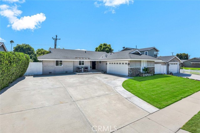 12872 Woodlawn Avenue, Tustin CA: https://media.crmls.org/medias/9d8d0553-0609-40b0-a01f-2054bf938cca.jpg