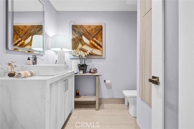 Detail Gallery Image 23 of 53 For 25432 Nottingham Ct, Laguna Hills,  CA 92653 - 5 Beds | 4/1 Baths