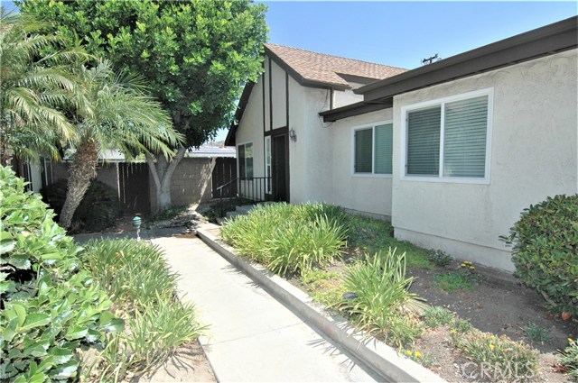 425 E Woodcroft Ave, Glendora, CA 91740