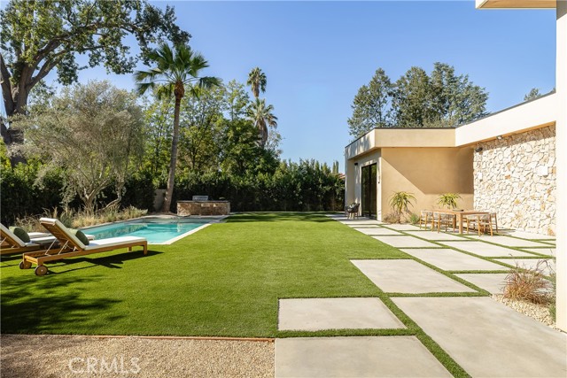 Detail Gallery Image 11 of 36 For 23340 Collins, Woodland Hills,  CA 91367 - 4 Beds | 4/1 Baths