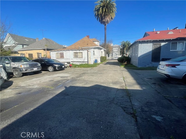 1162 46th Street, Los Angeles, California 90011, 4 Bedrooms Bedrooms, ,2 BathroomsBathrooms,Single Family Residence,For Sale,46th,SB23227003