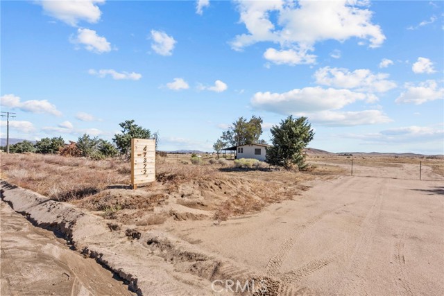 47322 180th W, Lancaster CA: https://media.crmls.org/medias/9d901ed9-814a-4ab2-8af9-135e92d1e9e2.jpg