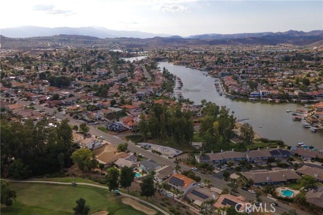 23417 Continental Drive, Canyon Lake CA: https://media.crmls.org/medias/9d904cce-c9ea-4be7-bcf5-c34cbcdef56e.jpg