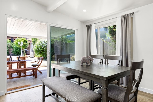 Detail Gallery Image 2 of 22 For 6535 Mary Ellen Ave, Valley Glen,  CA 91401 - 3 Beds | 2/1 Baths