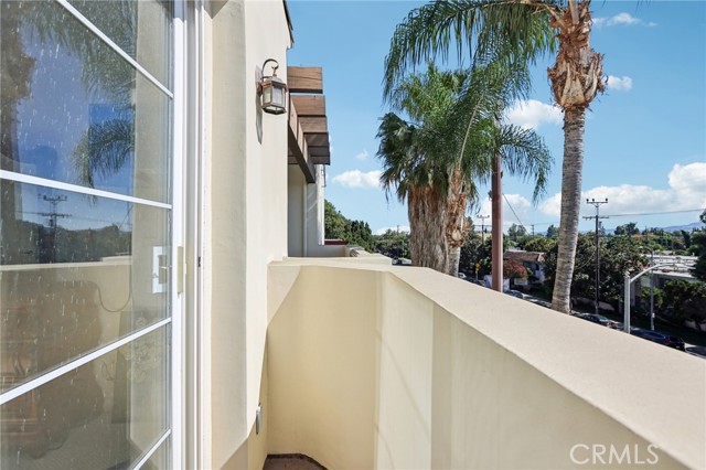 Detail Gallery Image 33 of 41 For 14343 Burbank Bld #301,  Sherman Oaks,  CA 91401 - 3 Beds | 2 Baths