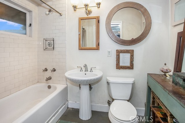 7938 Sale Avenue photo 7