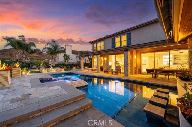 1040 S Summer Breeze Lane, Anaheim CA: https://media.crmls.org/medias/9d9121f7-55eb-4444-a5f3-bf70e4ec489a.jpg