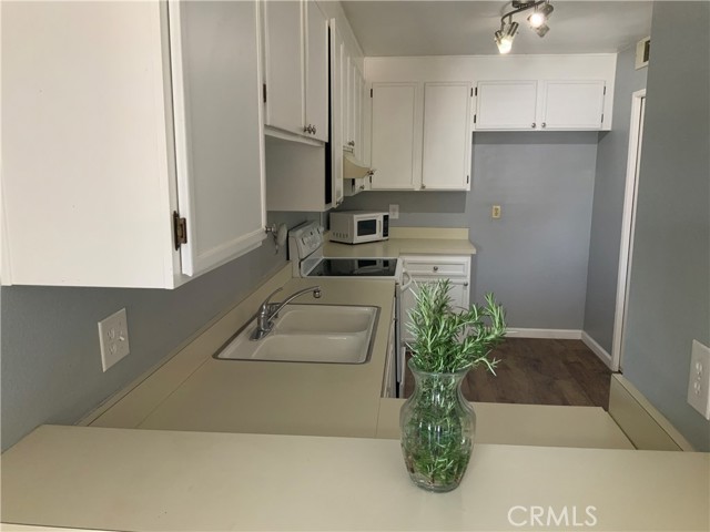 Detail Gallery Image 6 of 19 For 9020 Newport Ave #17,  Fontana,  CA 92335 - 2 Beds | 2 Baths