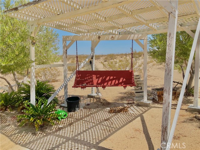 68919 Kachina Drive, 29 Palms CA: https://media.crmls.org/medias/9d91a0dd-0318-4d9d-b649-46eca51c6302.jpg