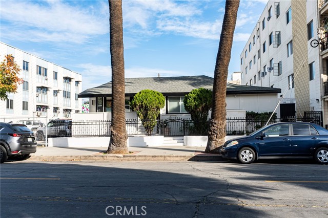 Detail Gallery Image 2 of 9 For 240 Linden Ave #F,  Long Beach,  CA 90802 - 1 Beds | 1 Baths