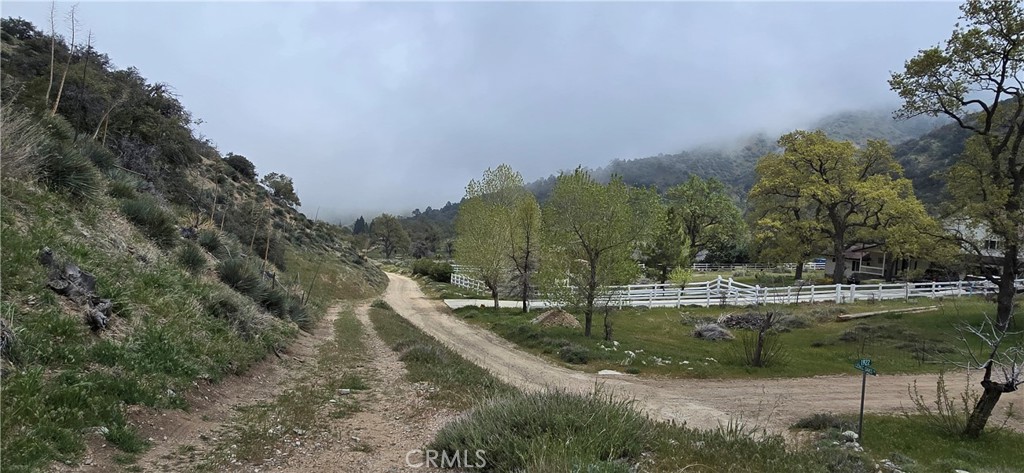 https://media.crmls.org/medias/9d923976-1d0c-4001-ba42-6b98f58e9ae2.jpg?preset=X-Large