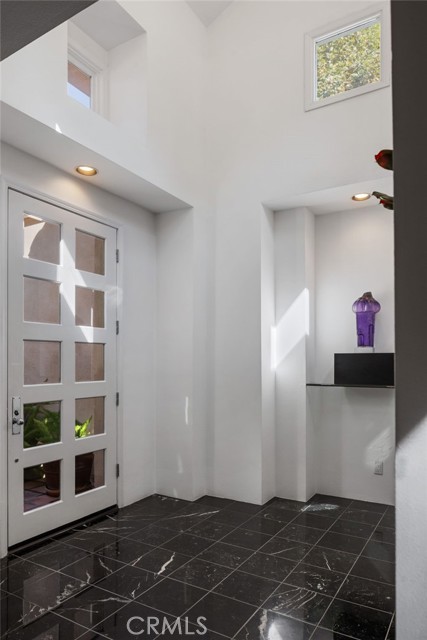 4219 Tarzana Estates Drive, Tarzana CA: https://media.crmls.org/medias/9d924a7f-67ae-431e-8afb-0187a4078ae7.jpg