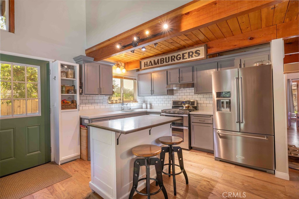 945 Tinker Bell Avenue