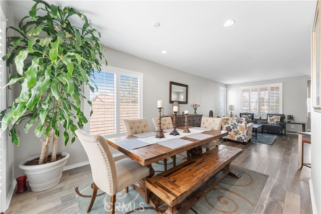 42639 Biscay, Lancaster CA: https://media.crmls.org/medias/9d92ef79-44d0-419b-b409-89fe0d01e376.jpg