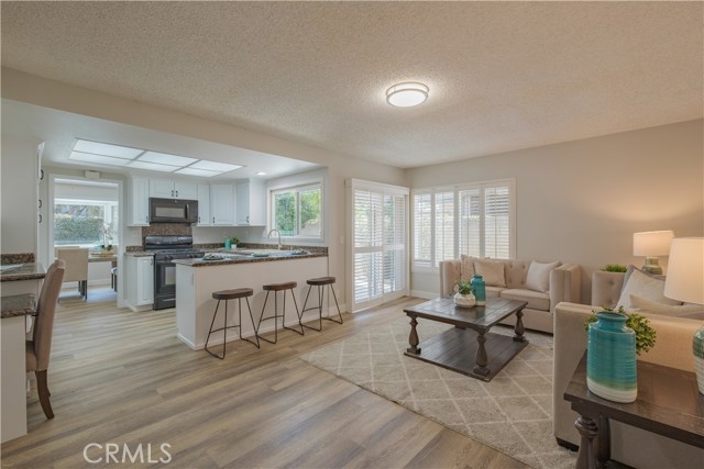 1506 West Sharon Road, Santa Ana CA: https://media.crmls.org/medias/9d92ff8d-65e7-46b9-b796-0fbf93cfd905.jpg