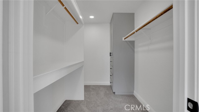 Image 21 of 28 For 2060 Loyola Way