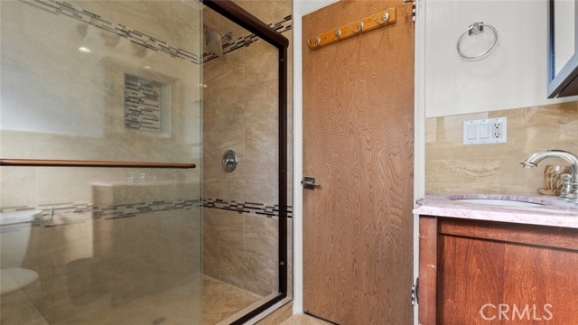 Detail Gallery Image 16 of 35 For 19349 Friar St, Tarzana,  CA 91335 - 3 Beds | 2 Baths