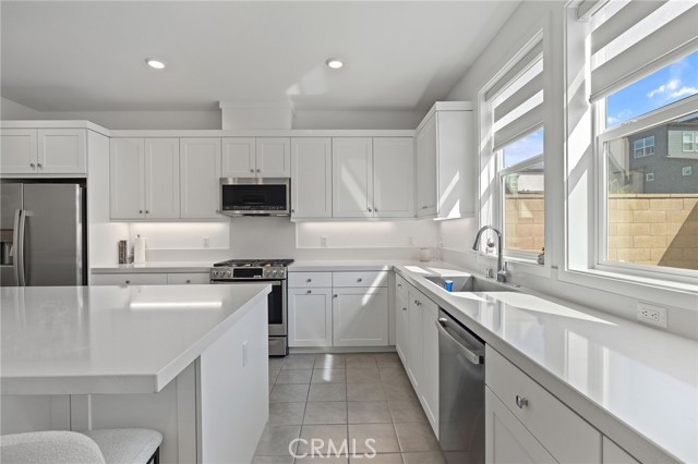 Detail Gallery Image 14 of 57 For 236 Yerba, Irvine,  CA 92618 - 4 Beds | 3/1 Baths