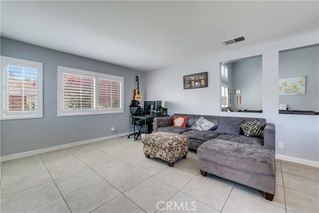 Detail Gallery Image 10 of 39 For 961 Blossomcreek Ln, Corona,  CA 92878 - 3 Beds | 2/1 Baths